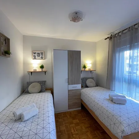 Neva ,prostrani Stan U Blizini Mora Appartamento *