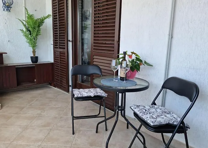 Apartamento Neva ,prostrani Stan U Blizini Mora