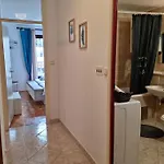 Neva ,prostrani Stan U Blizini Mora Apartment Pula