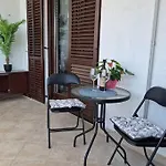 Apartment Neva ,prostrani Stan U Blizini Mora