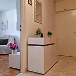 Apartment Neva ,prostrani Stan U Blizini Mora