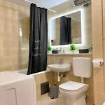 Apartment Neva ,prostrani Stan U Blizini Mora Pula